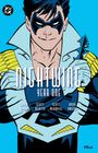 "Nightwing Year One" oben. Namen: Chuck Dixon, Scott Beatty, Scott McDaniel, Andy Owens. Comic-Stil mit maskiertem Helden.
