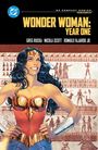 „Wonder Woman: Year One“ steht in großen gelben Buchstaben. Illustration von Wonder Woman in goldener Rüstung.