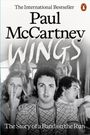„The International Bestseller“, „Paul McCartney“, „Wings“, „The Story of a Band on the Run“. Schwarz-Weiß-Foto von fünf Personen.