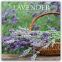 "LAVENDER 2027 Calendar". Nahaufnahme von Lavendelblüten in einem Korb auf einem Holztisch.