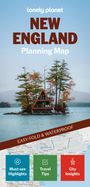 Neue England Planungskarte. Must-see Highlights. Reisetipps. Städte-Einblicke. Dreieckiges Haus auf Insel, umgeben von Bäumen.