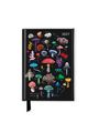 2027, Mushrooms & Fungi. Diverse Pilzsorten illustriert, in verschiedenen Farben und Formen auf schwarzem Hintergrund.