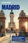 Text: "Historic walking tour, Shop local fashion, Try tapas and tipples." Szene: Monument mit Menschen bei Sonnenuntergang.