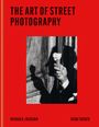 „The Art of Street Photography“ steht in großen schwarzen Buchstaben auf rotem Hintergrund. Unten zwei Namen: Joshua K. Jackson, Sean Tucker. Ein Schwarzweißfoto zeigt eine Hand mit einer Eistüte.