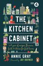„The Kitchen Cabinet: A year of recipes, flavours, facts & stories for food lovers“ von Annie Gray, Vorwort von Jay Rayner. Regalillustration mit Lebensmitteln und Küchenutensilien.