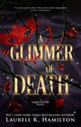 'A Glimmer of Death', rote Maske, Dornen, goldene Schrift, Rosenblätter auf dunklem Hintergrund. Autor: Laurell K. Hamilton.