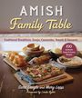 "AMISH Family Table" oben, darunter traditionelle Gerichte. Abgebildet: Brote, Auflauf, Holzschalen auf einem Tisch.