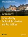 „Urban Identity Explored: Architecture and Arts in Cities“. Historische Gebäude am Wasser, blauer Himmel.