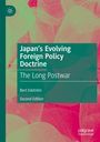 Text: "Japan's Evolving Foreign Policy Doctrine", "The Long Postwar", Bert Edström, "Second Edition". Blättermuster im Hintergrund.