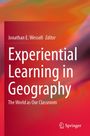 Text: "Experiential Learning in Geography: The World as Our Classroom, Jonathan E. Wessell Editor." Verwaschenes Farbmuster in Rot-Orange.