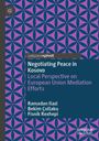 "Negotiating Peace in Kosovo" von Ramadan Ilazi und anderen. Hintergrundmuster in Violett und Blau.