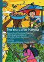 "Ten Years after Havana" steht im Vordergrund. Illustrationen zeigen Menschen bei der Arbeit in einem farbenfrohen Umfeld.