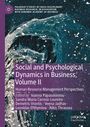 "Social and Psychological Dynamics in Business, Volume II" steht auf violettem Hintergrund. Abstraktes Muster in Blau und Weiß. Logo oben links.