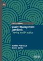 „Quality Management Standards: Theory and Practice“ von Matteo Podrecca und Marco Sartor, geometrisches Muster.
