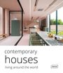 Text: "contemporary houses living around the world". Modernes Interieur mit großen Fenstern und eleganter Einrichtung.
