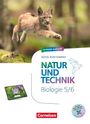 Text: "Hybride Ausgabe Baden-Württemberg Natur und Technik Biologie 5/6 Cornelsen." 

Ein springendes Luchs-Jungtier im Wald.