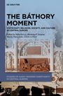 "THE BÁTHORY MOMENT" oben, Skulpturen und Reliefs antiker Figuren und Säulen unten.