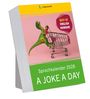 "Sprachkalender 2028, A JOKE A DAY" steht auf grünem Hintergrund. Illustration: Dino schiebt Einkaufswagen.