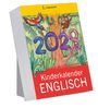 "2028 Kinderkalender ENGLISCH" in bunten Lettern. Illustration mit Dschungelszenen, Papagei, Affe, Chamäleon.
