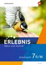 Text: „ERLEBNIS Natur und Technik“, „Arbeitsheft 7 R/M“. Eine fliegende Meise landet auf einer ausgestreckten Hand.
