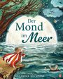 Text: "Der Mond im Meer". Eine Maus in Rot-Weiß gestreiftem Mantel am Meer, Mond im Hintergrund.