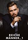 Text: "MANUEL GARCÍA" und "REICHE MÄNNER. 1". Ein Mann im Anzug hält eine Zigarre, schaut ernst.