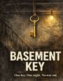 "Basement Key. One key. One night. No way out." Ein altes Schlüssel hängt, von einer Glühbirne beleuchtet, neben einer Treppe.