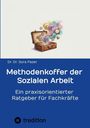 "Methodenkoffer der Sozialen Arbeit. Ein praxisorientierter Ratgeber für Fachkräfte." Illustration: Koffer mit farbigem Rauch.