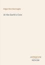Text: "Edgar Rice Burroughs", "At the Earth's Core", "ANTIQUM NOVUM". Schlichtes Design mit beiger Hintergrundfarbe.