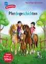 „Pferdegeschichten“. Zwei Kinder reiten auf Pferden, ein Fohlen und Kätzchen daneben; grüner Hintergrund.
