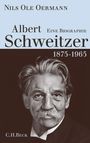 "Nils Ole Oermann, Albert Schweitzer: Eine Biographie 1875-1965, C.H. Beck." Schwarzweiß-Foto von einem älteren Mann.