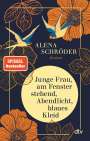 Alena Schröder: Junge Frau, am Fenster stehend, Abendlicht, blaues Kleid, Buch
