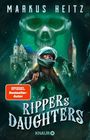 "Rippers Daughters" von Markus Heitz. Eine Szene mit einem Motorradfahrer, viktorianischen Figuren und einem großen Totenkopf.