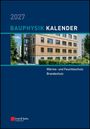 2027 BAUPHYSIK KALENDER. Wärme- und Feuchteschutz, Brandschutz. Ein modernes Gebäude mit Holzfassade in grüner Umgebung.