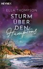 „STURM ÜBER DEN HAMPTONS“ von Ella Thompson. Eine Küste mit einem großen, eleganten Haus auf einer Klippe. 
