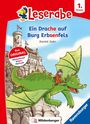 Leserabe 1. Klasse. "Ein Drache auf Burg Erbsenfels" von Daniel Sohr. Illustration: Kind reitet auf grünem Drachen.