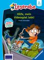 "Leserabe. Hilfe, mein Videospiel lebt! Mit Stickern Lesen macht stark! Illustration: Junge kämpft mit Fantasiefiguren."