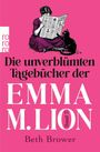 Ein Mädchen liest "St. Crispian's Gazette", eine Katze sitzt daneben. Text: "Die unverblümten Tagebücher der EMMA M. LION, Band 5".
