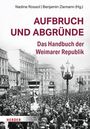 „Aufbruch und Abgründe: Das Handbuch der Weimarer Republik“. Menschenmenge in einer historischen Stadtstraße.