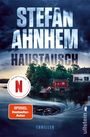 Text: STEFAN AHNHEM, HAUSTAUSCH, EINE NETFLIX SERIE, SPIEGEL Bestseller-Autor. 

Szene: See mit Häusern, bedrohlicher Himmel.