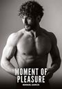 "Moment of Pleasure, Manuel García." Ein athletischer, bärtiger Mann mit lockigem Haar, oberkörperfrei.