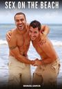 Oben steht „Sex on the Beach“, unten „Manuel García“. Zwei lachende Männer am Strand umarmen sich.