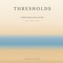 „THRESHOLDS: Studies Between Sea and Sky, Bali 2024-2026. Monika Auer.“ Softes Farbspiel zwischen Sand und Himmel.