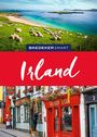 Text: "Irland", darunter eine grüne Wiese mit Schafen am Meer und unten eine bunte Straßenszene mit Pub.