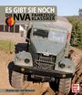 "ES GIBT SIE NOCH: DIE NVA FAHRZEUG-KLASSIKER". Ein großer, grüner Militärlastwagen fährt auf einer unebenen Straße.