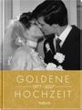 GOLDENE HOCHZEIT 1977–2027 Pattloch. Ein Paar in Hochzeitskleidung küsst sich.