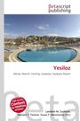 „Betascript Publishing“, „Yesiloz“, „Alanya, Resorts, Farming, Gazipasa, Gazipasa Airport“. Rundes Schwimmbad, Berge im Hintergrund.