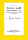 Text: "Stefan Kutscher. Jetzt aber merkt wohl auf die Mär’."
Abbildung: Musiknoten, gelber Hintergrund.