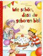 Bunte Schrift: "Wie schön, dass du geboren bist." Kinder und Hund feiern um einen Kuchen mit Kerze. Fröhliche Stimmung.