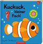 „Kuckuck, kleiner Fisch!“ und „Mit Spiegel und Stoffklappen!“ sind auf einem blauen Hintergrund mit Clownfisch und Seepferdchen.
